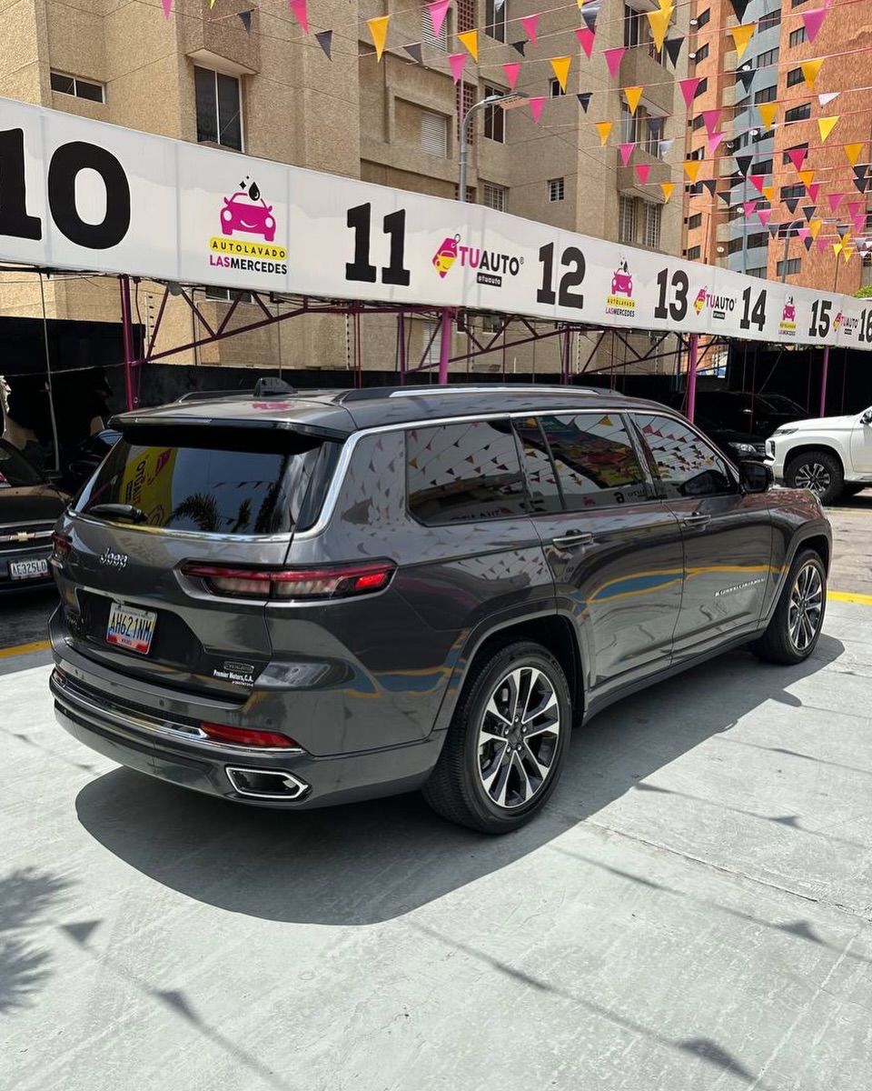 Jeep Grand Cherokee Overland 2023