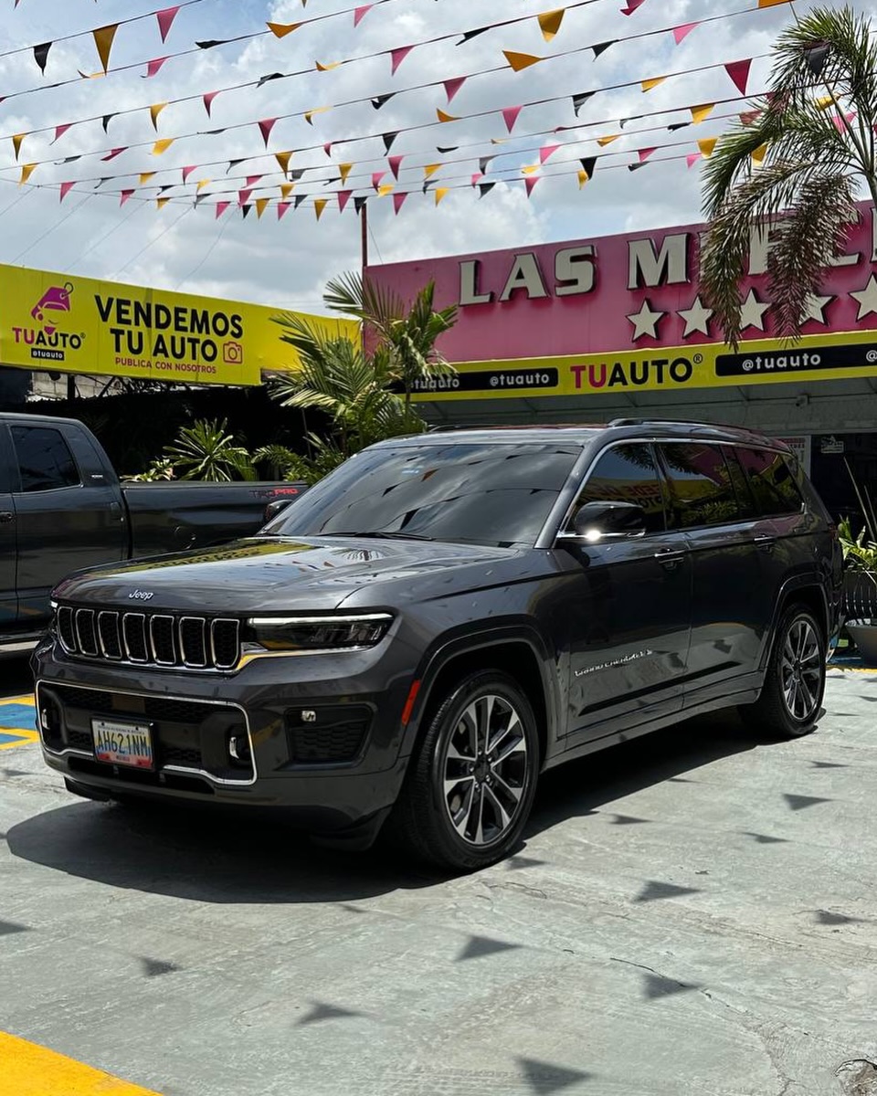 Jeep Grand Cherokee Overland 2023