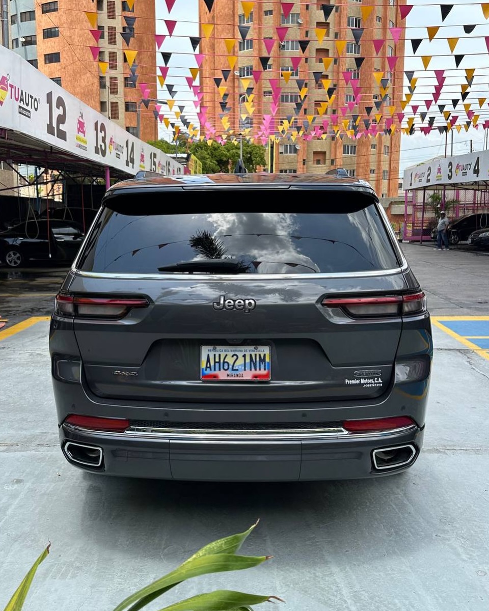 Jeep Grand Cherokee Overland 2023
