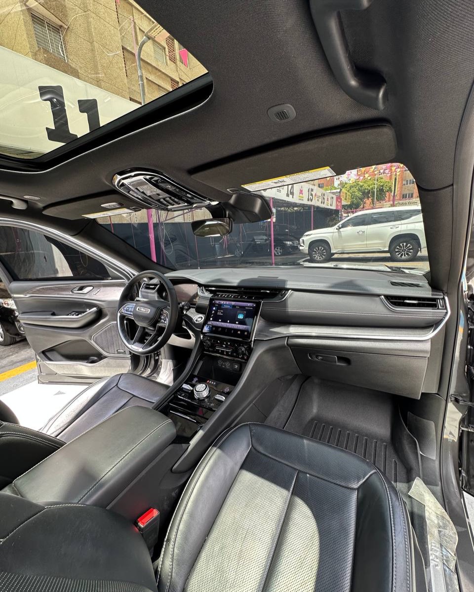 Jeep Grand Cherokee Overland 2023